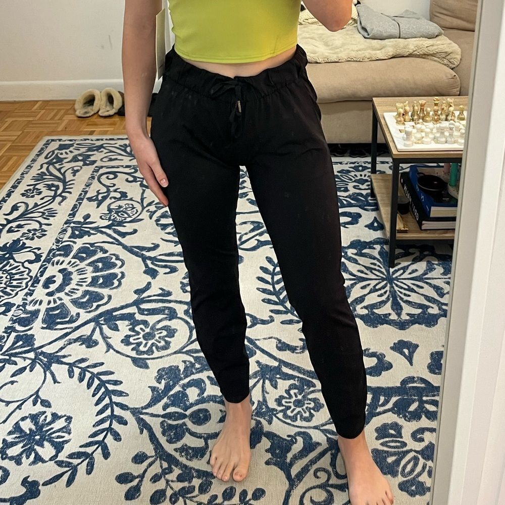 Lululemon Stretch Luxtreme 7/8 Pants in Black